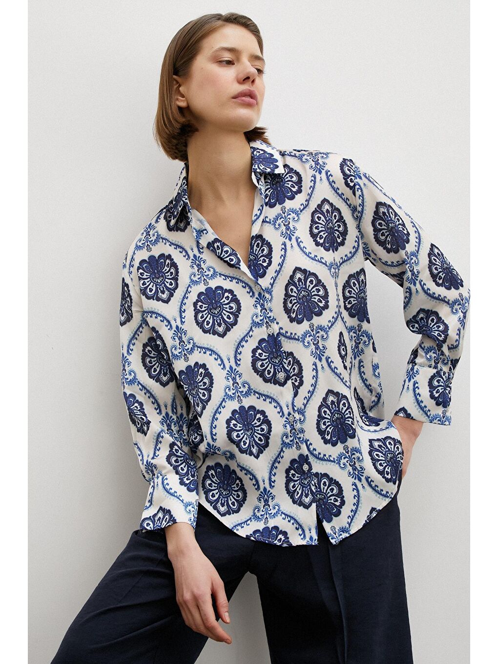 Lacivert V Yaka Şal Desen Gömlek