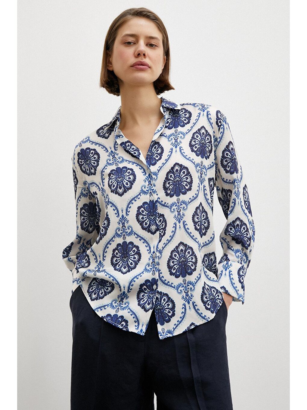 Lacivert V Yaka Şal Desen Gömlek-3