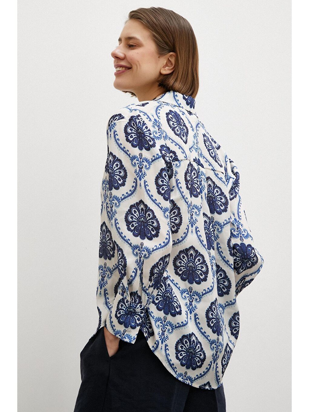 Lacivert V Yaka Şal Desen Gömlek-4