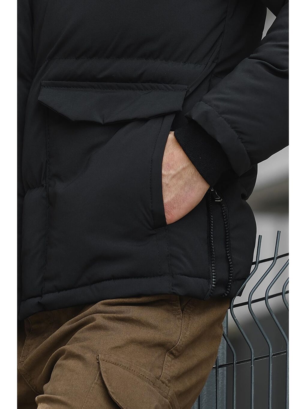 Siyah Edoardo Eteği Fermuar Detaylı İçi Polarlı Suya Dayanıklı Erkek Mont Kaban-4