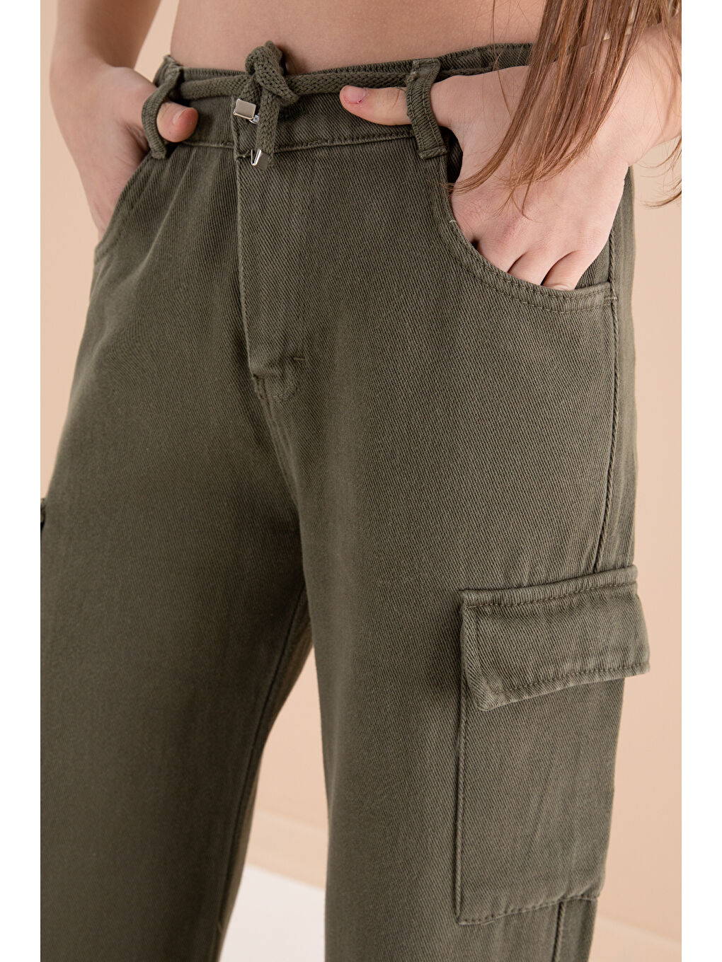 Haki Geniş Paça Beli Bağcıklı Kız Çocuk Kargo Cepli Jean Pantolon 20134-1