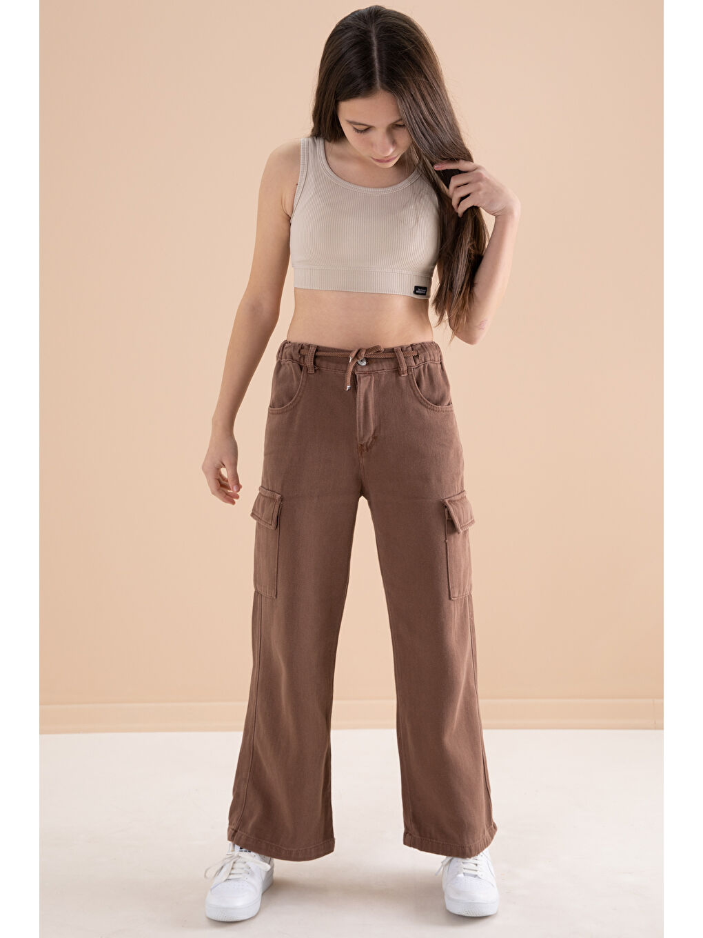 Kahverengi Geniş Paça Beli Bağcıklı Kız Çocuk Kargo Cepli Jean Pantolon 20135-3