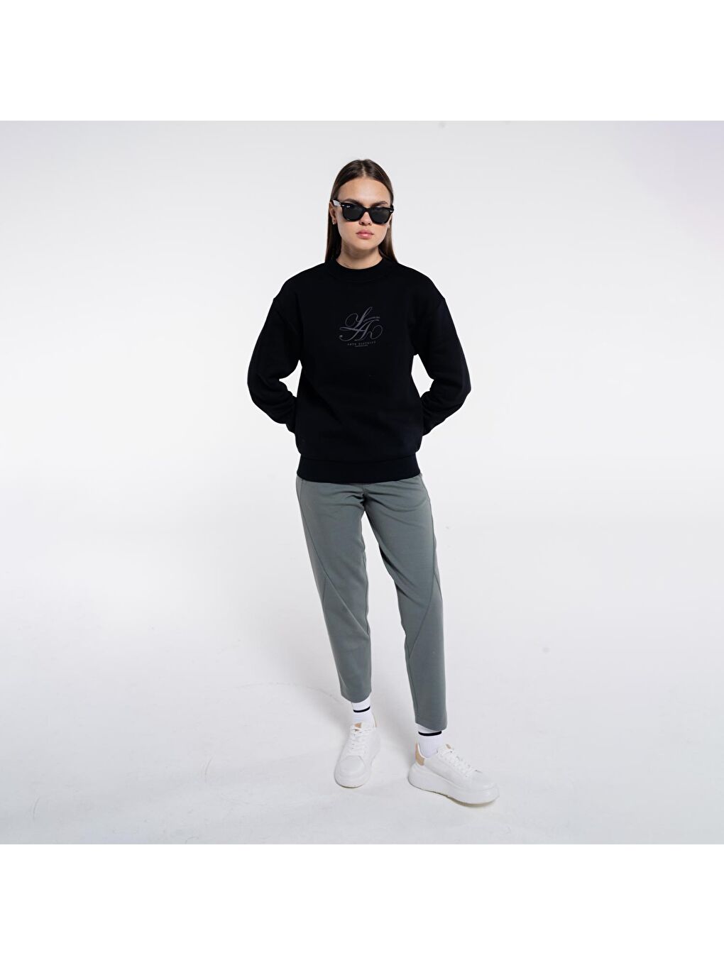 Dom Kadın Siyah Bisiklet Yaka Ekstra Oversize Sweatshirt - 3 İplik-3