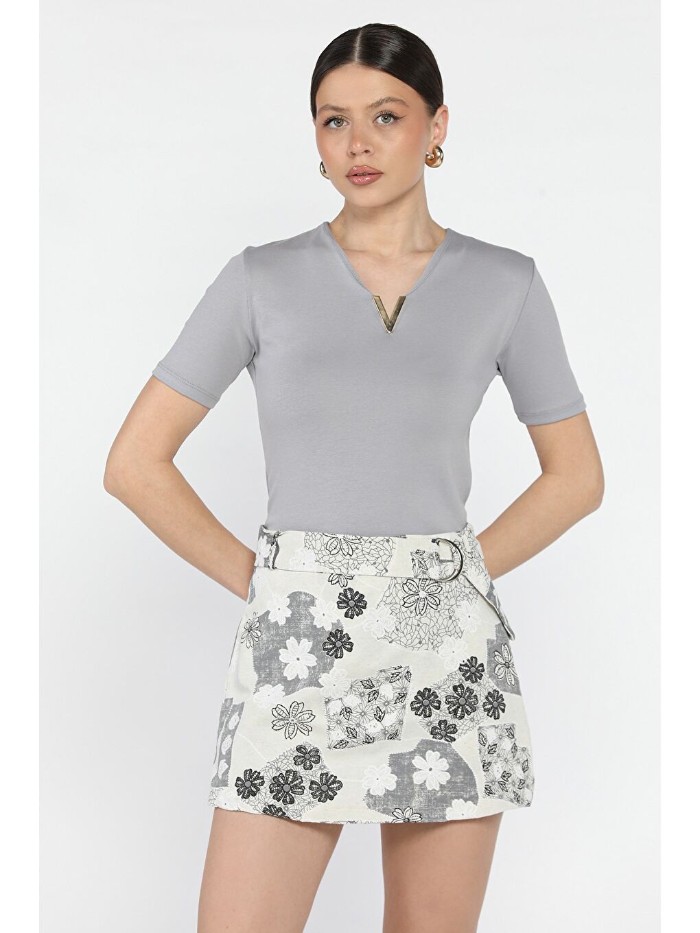 Bej Kadın Kemer Detaylı Desenli Keten Şort Etek-1