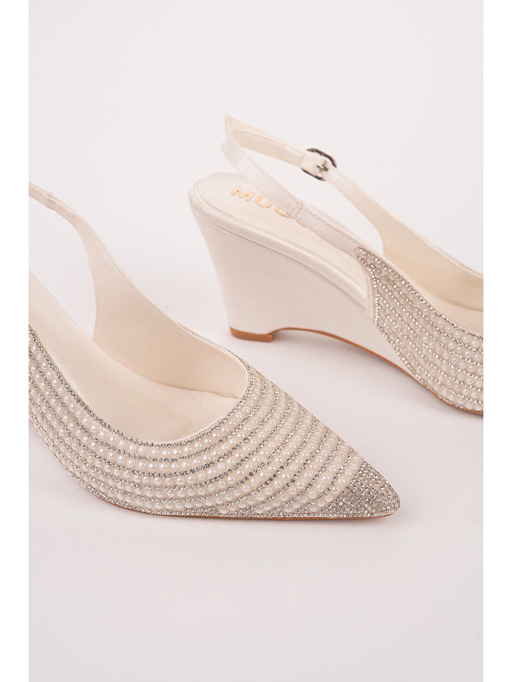 Beyaz TİERA Taş ve İnci İşlemeli Sivri Burun Arkası Açık Kadın Dolgu Topuklu Abiye Ayakkabı-2