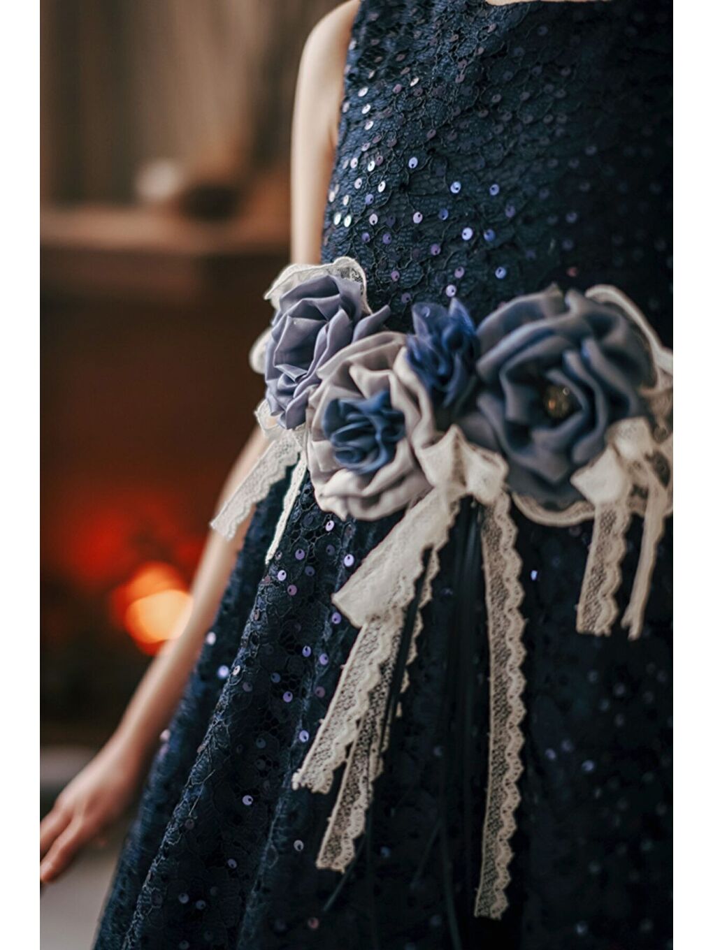 Lacivert Özel Tasarım Kız Çocuk Elbise, Sırtı Çiçek Detaylı, Taçlı Doğum Günü Elbisesi_M2032-4