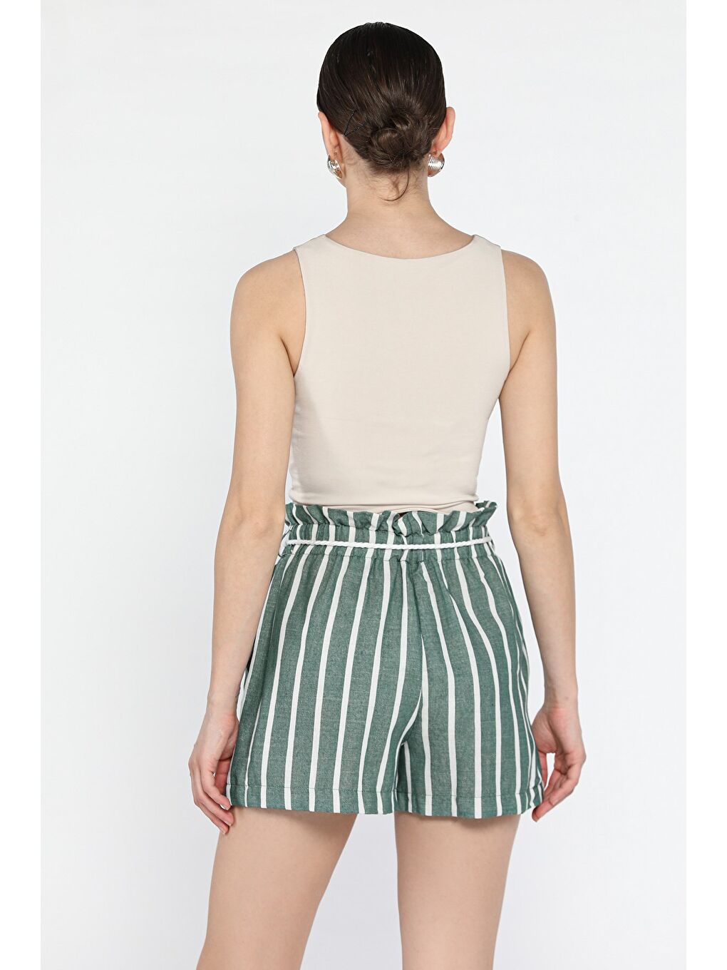 Yeşil Kadın Bel Lastikli Kuşak Detaylı Çizgi Desenli Şort-3