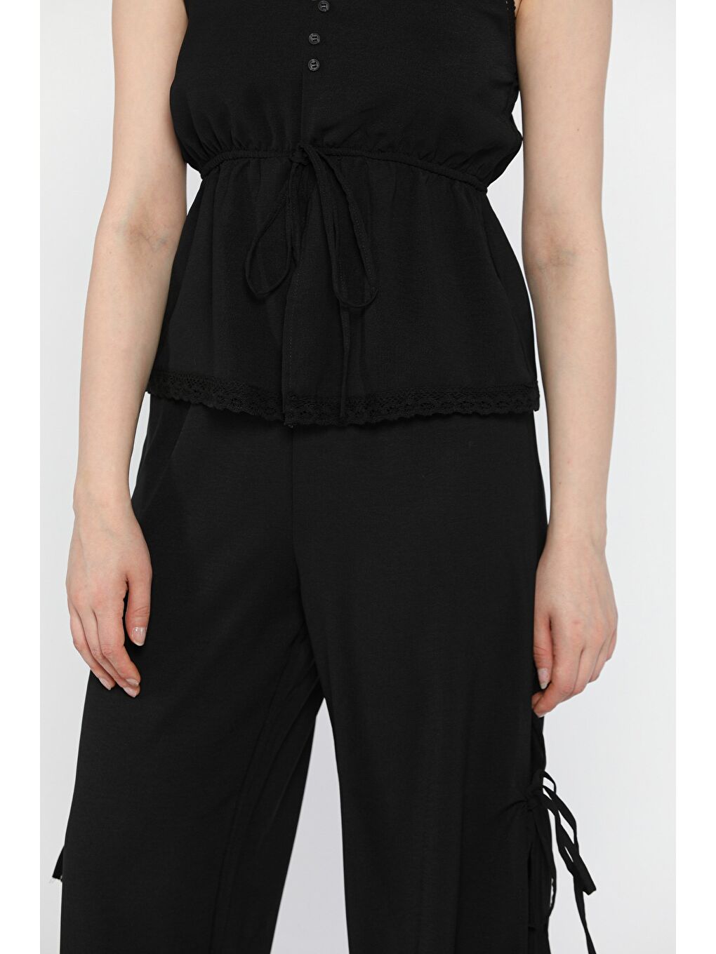 Siyah İp Askılı Bel Lastikli Bluz Pantolon İkili Takım-3