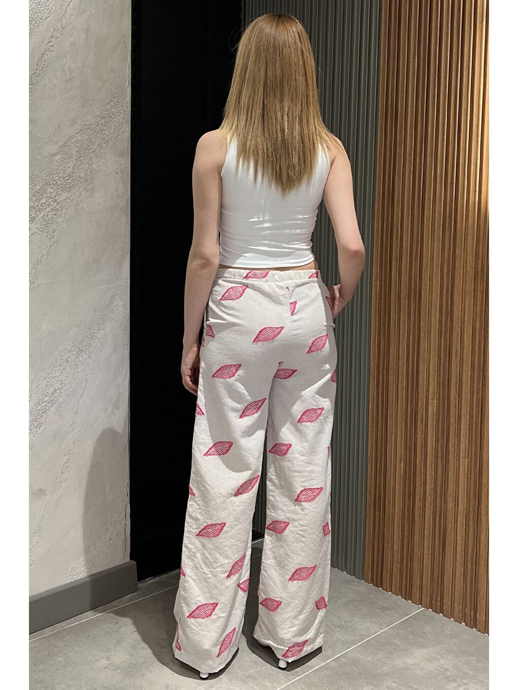 Bej Kadın Bel Lastikli Nakışlı Yüksek Bel Keten Pantolon-2