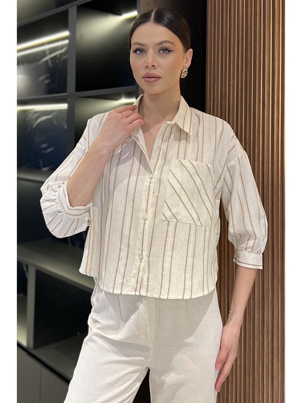 Ekru Çizgili Cepli Kadın Keten Gömlek