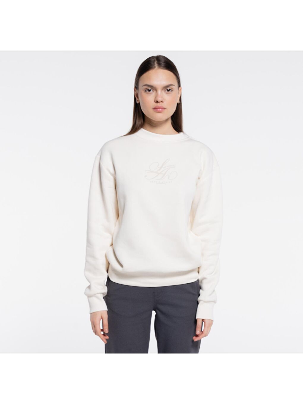 Friday Offset Beyaz Dom Kadın Ekru Bisiklet Yaka Ekstra Oversize Sweatshirt - 3 İplik - 4