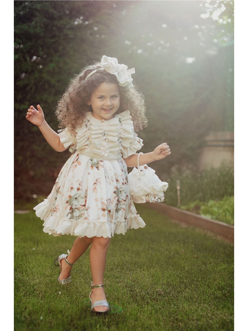 Bej Özel Tasarım Kız Çocuk Kısa Elbise, Taçlı, Çiçek Detaylı Vintage Kız Çocuk Abiye Elbise_T1622-3
