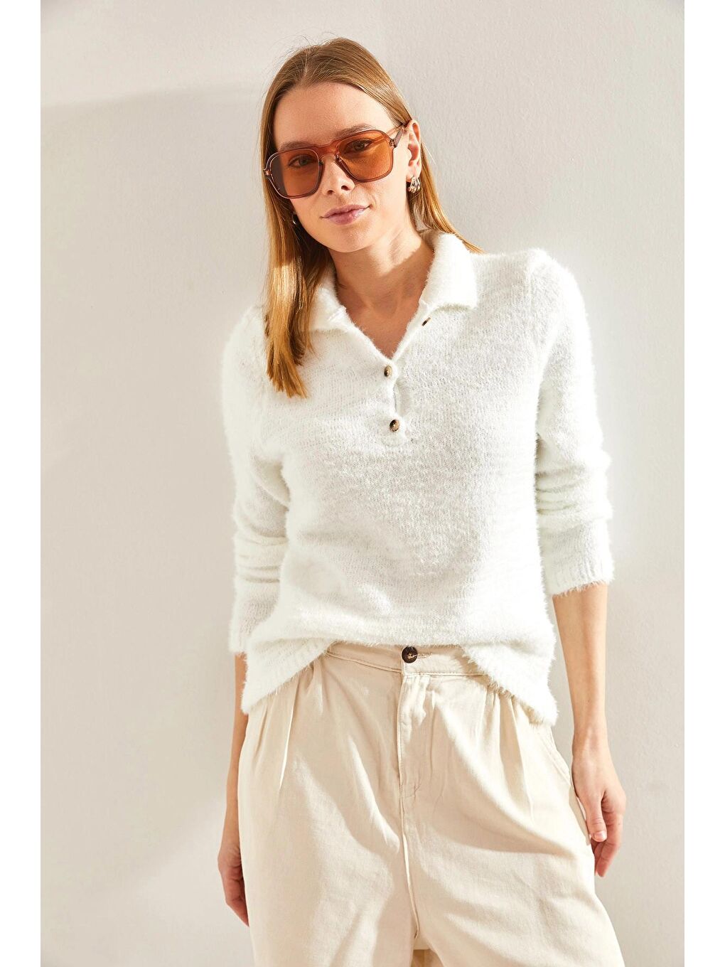 Ekru Kadın Uzun Kolu Hakim Yaka Triko Kazak-1