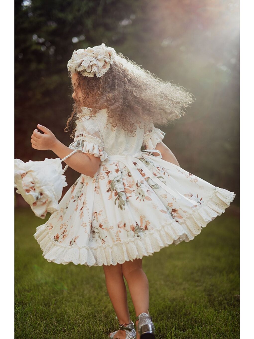 Bej Özel Tasarım Kız Çocuk Kısa Elbise, Taçlı, Çiçek Detaylı Vintage Kız Çocuk Abiye Elbise_T1622-5