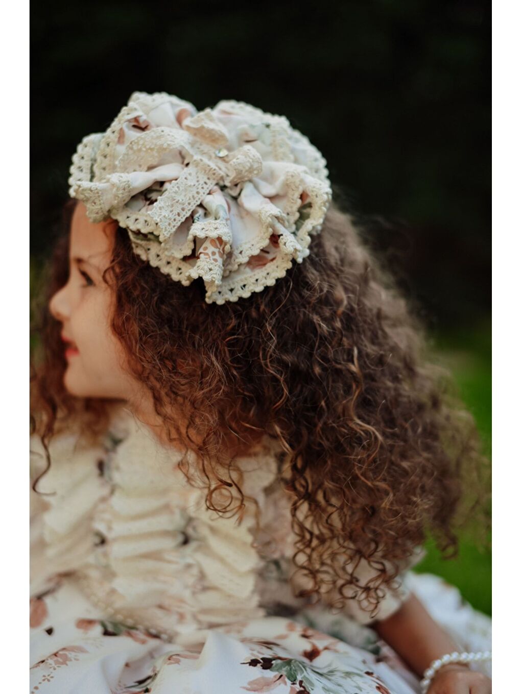 Bej Özel Tasarım Kız Çocuk Kısa Elbise, Taçlı, Çiçek Detaylı Vintage Kız Çocuk Abiye Elbise_T1622-7