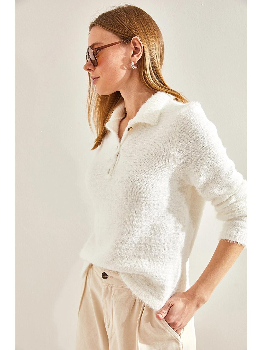 Ekru Kadın Uzun Kolu Hakim Yaka Triko Kazak-3