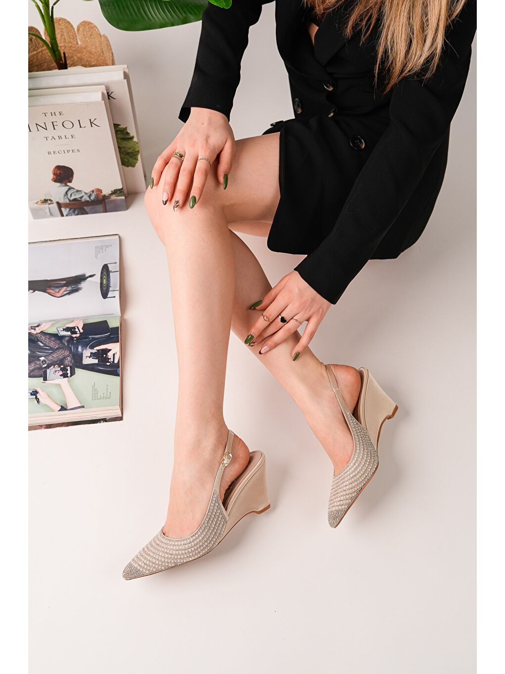 Sarı TİERA Taş ve İnci İşlemeli Sivri Burun Arkası Açık Kadın Dolgu Topuklu Abiye Ayakkabı-6