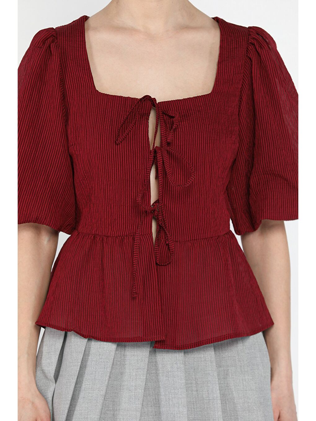 Bordo Kare Yaka Ön Bağlamalı Kadın Bluz-3