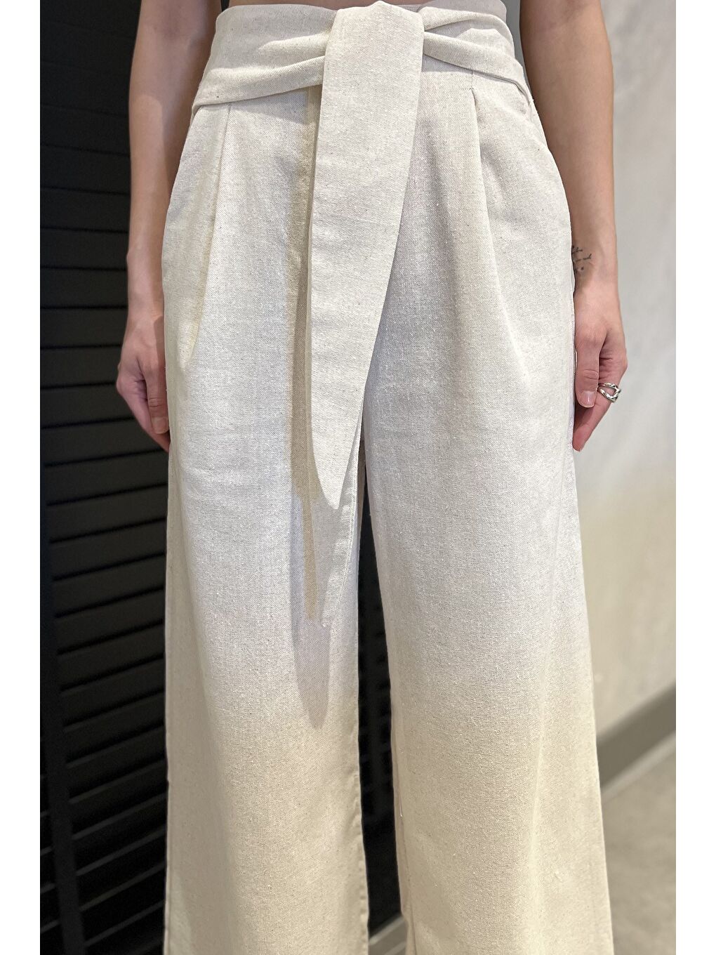 Bej Bel Bağlamalı Fermuarlı Kadın Keten Pantolon-3