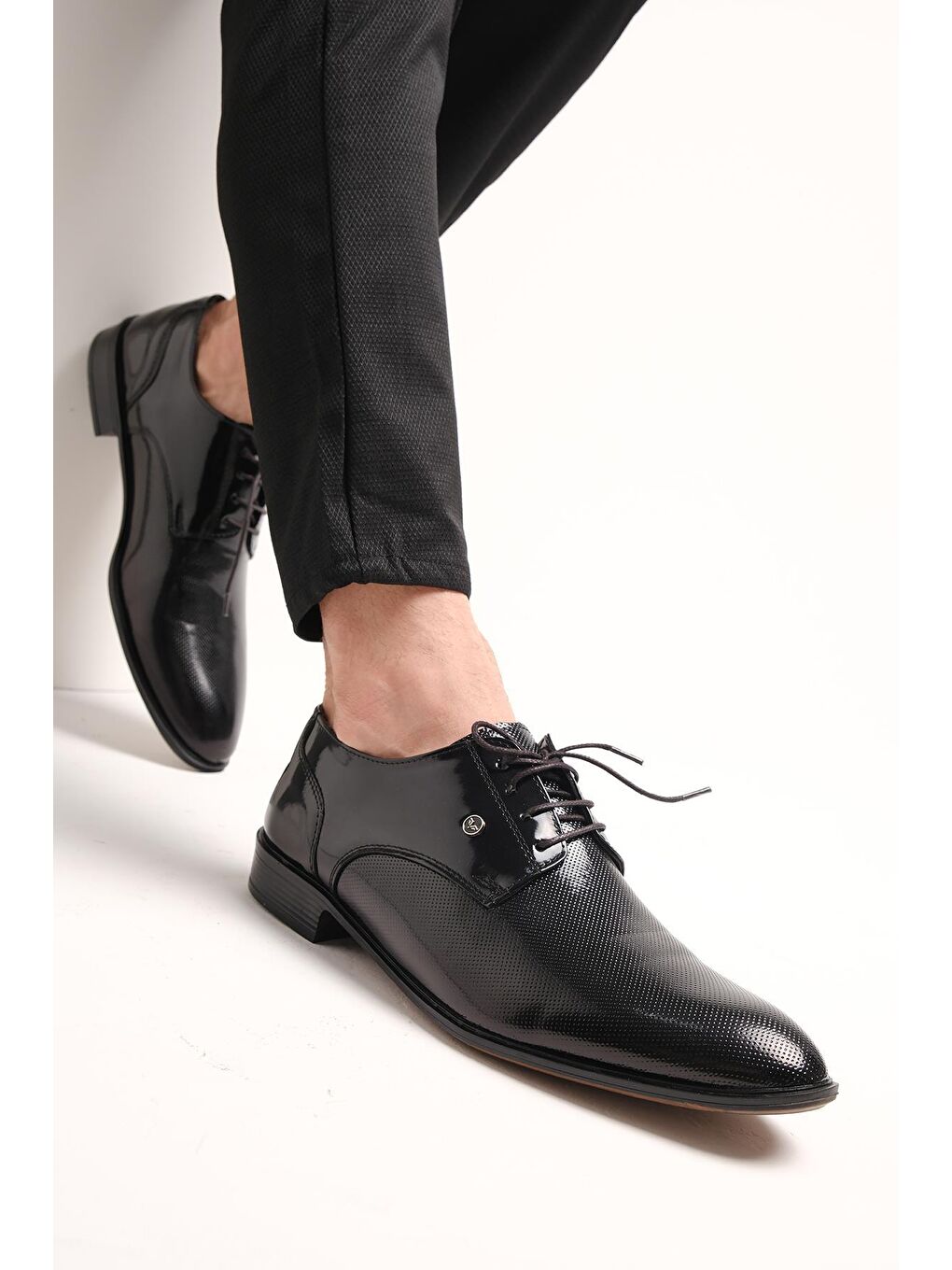 Falc 102 Rozet Detaylı Dokulu Siyah Rugan Erkek Klasik Ayakkabı