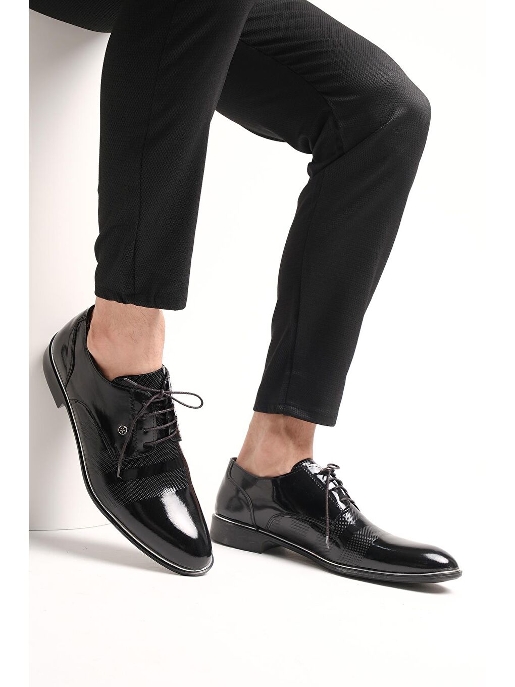 Falc 101 Rozet Detaylı Siyah Rugan Erkek Klasik Ayakkabı-1