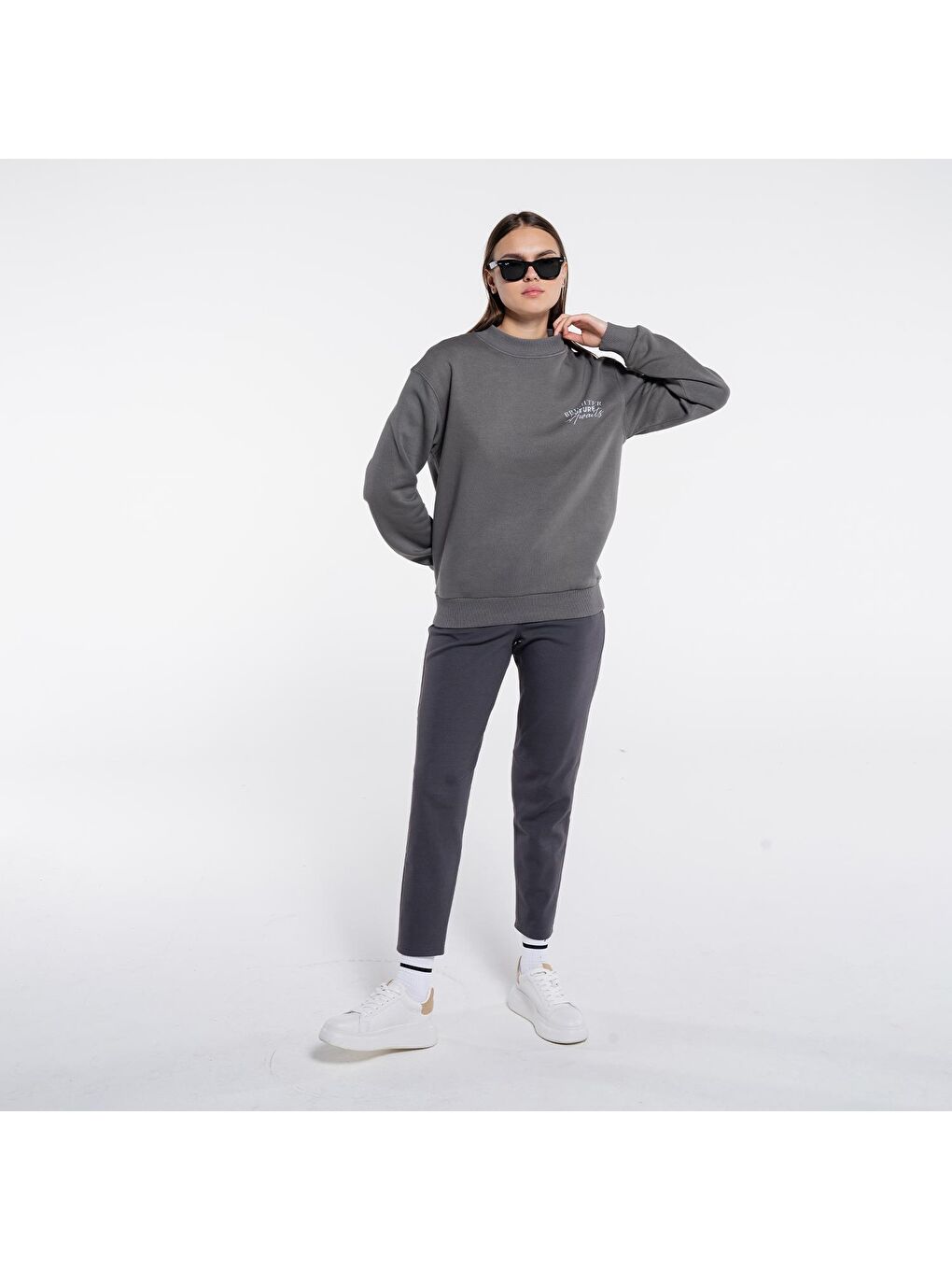 Kadın Koyu Gri Bisiklet Yaka Ekstra Oversize Sweatshirt - 3 İplik-3