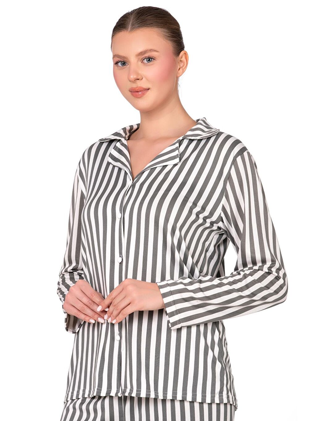 Gri Çizgili Lizbon Kumaş İçi Şardonlu Önden Düğmeli Kadın Pijama Takımı-2