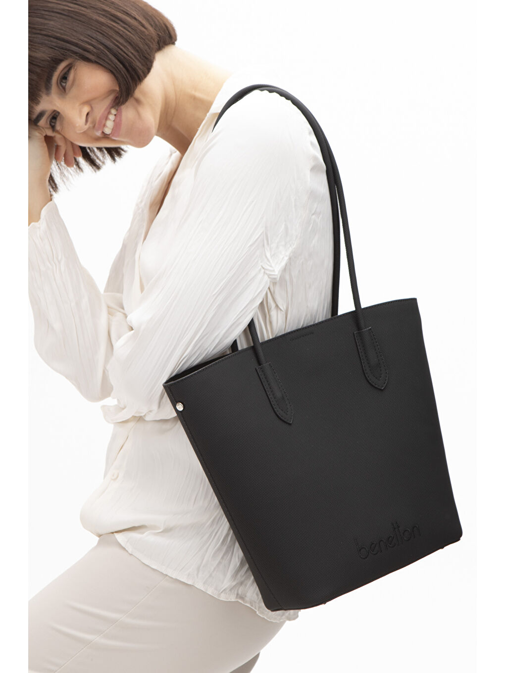 Siyah Kadin Kol Çantasi Si̇yah BNT1609