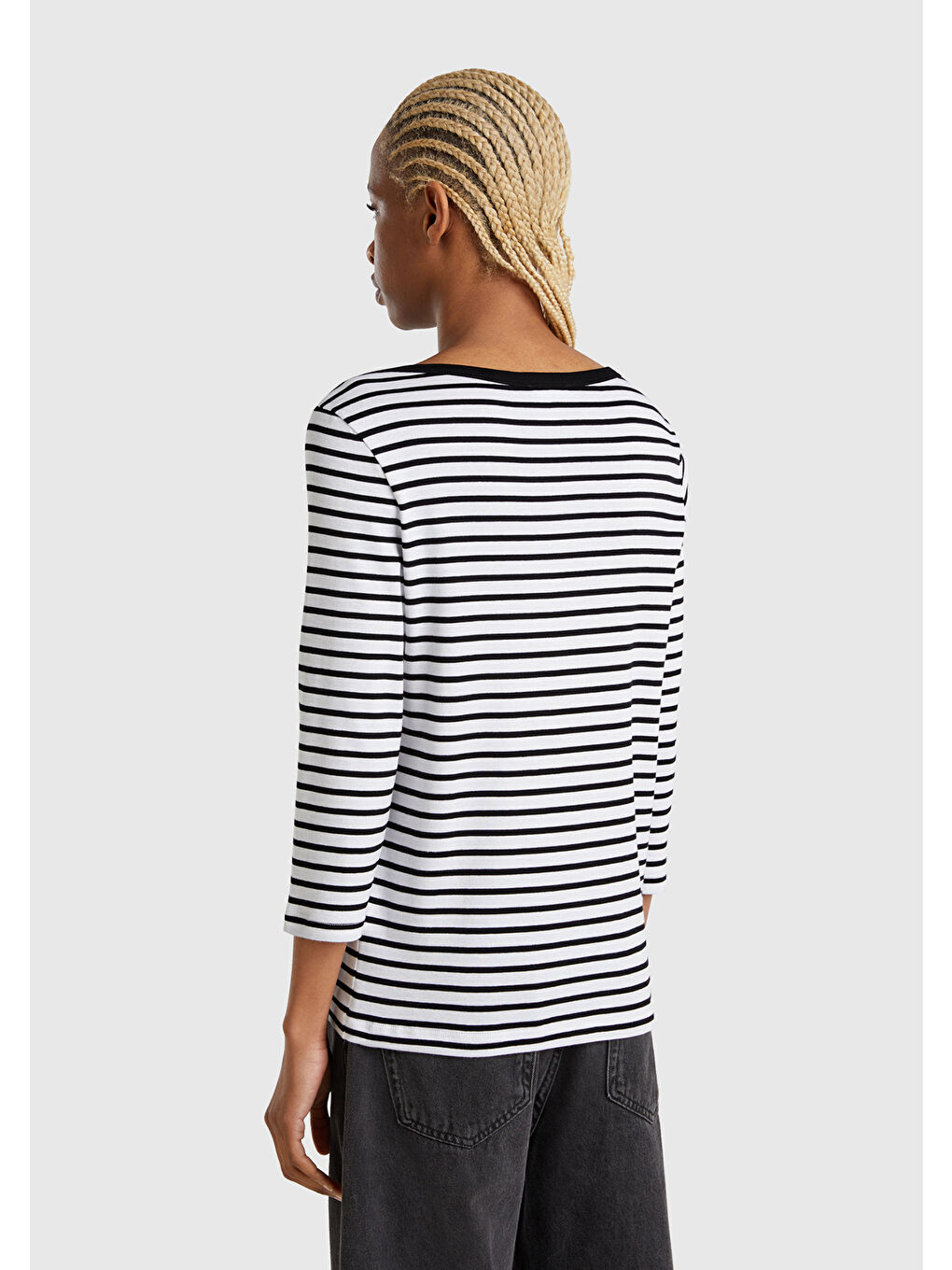 Beyaz Kadın %100 Pamuk Çizgili Logolu Kayık Yaka Truvakar Kol Tişört-2