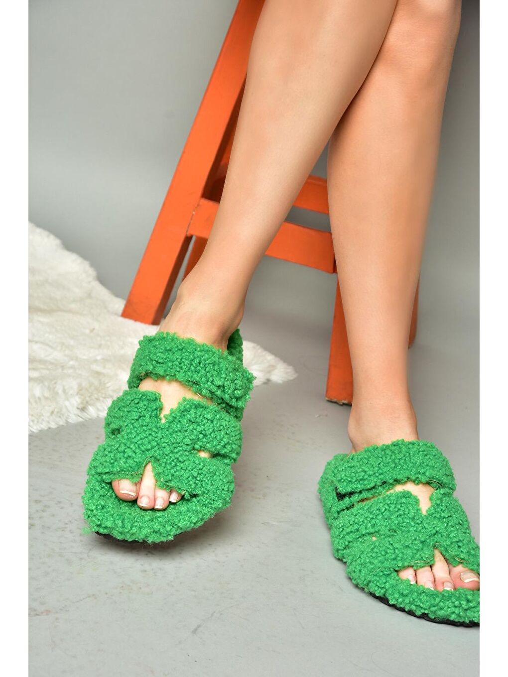 R8245272 Yeşil Kadın Terlik-1