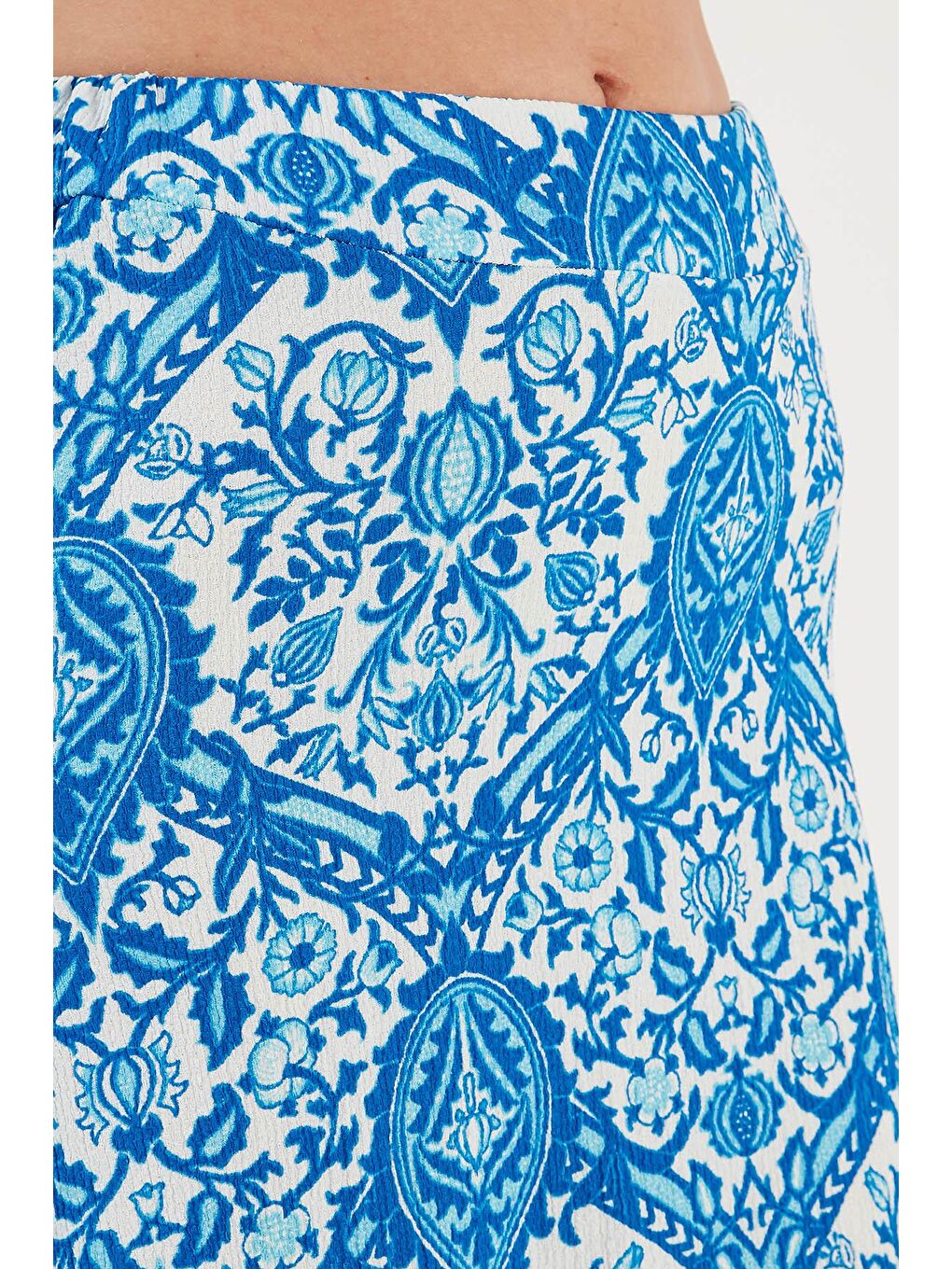 Mavi Desenli Dar Kesim Asimetrik Midi Etek Kadın Etek 5865621-4