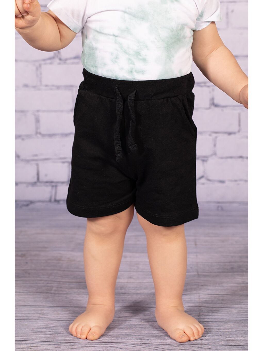 Siyah Erkek Çocuk Cepli Örme Şort