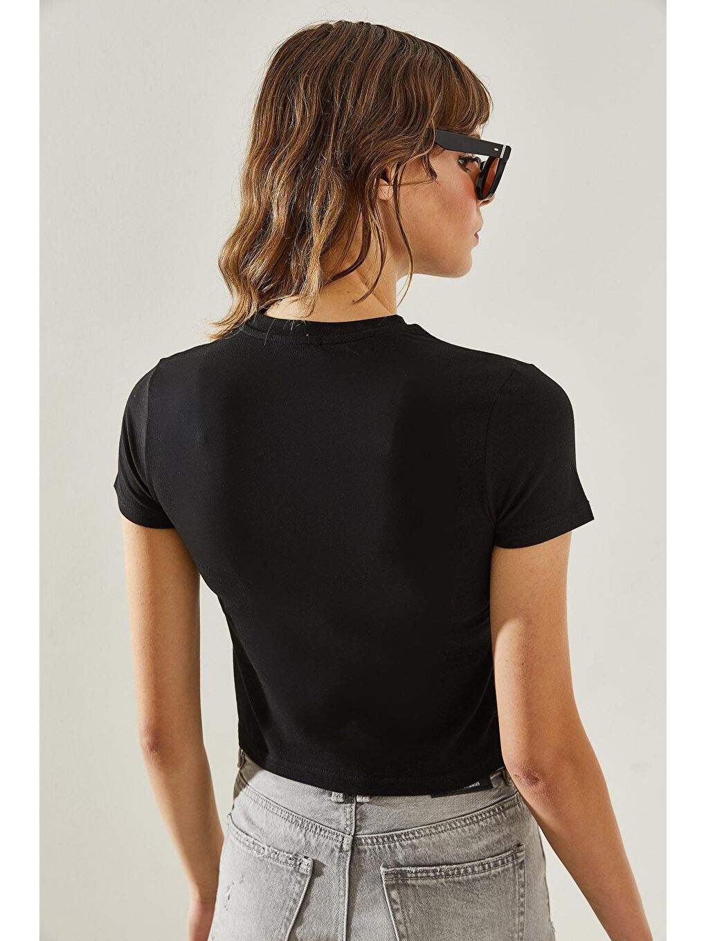 Siyah Kadın Bisiklet Yaka Basic Crop Tişört-4