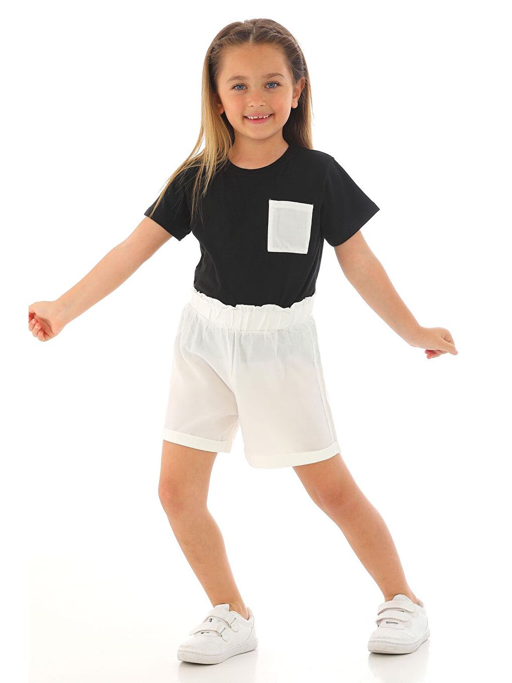 Kısa Kol Ön Cep Detaylı Siyah Beyaz Renk Kız Çocuk Şortlu Takım-4