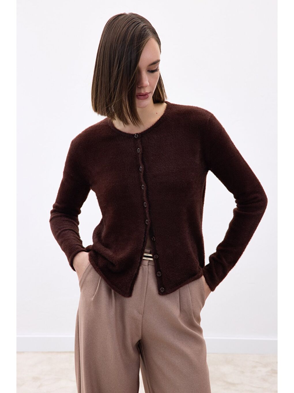 Kahverengi Düğmeli Sakallı Hırka - Kahve-2