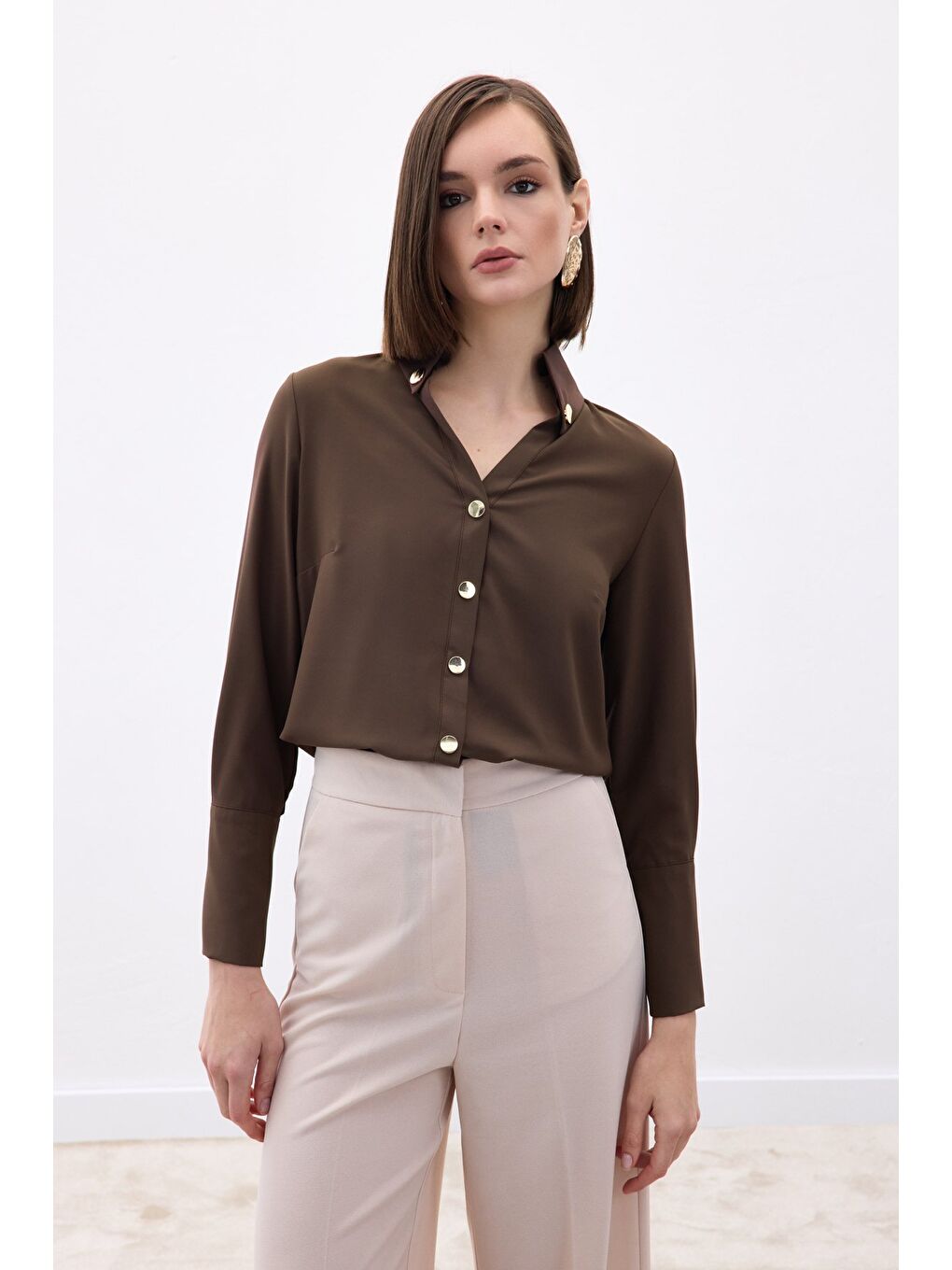 Kahverengi Çıt Çıt Detaylı Gömlek - Kahve-1