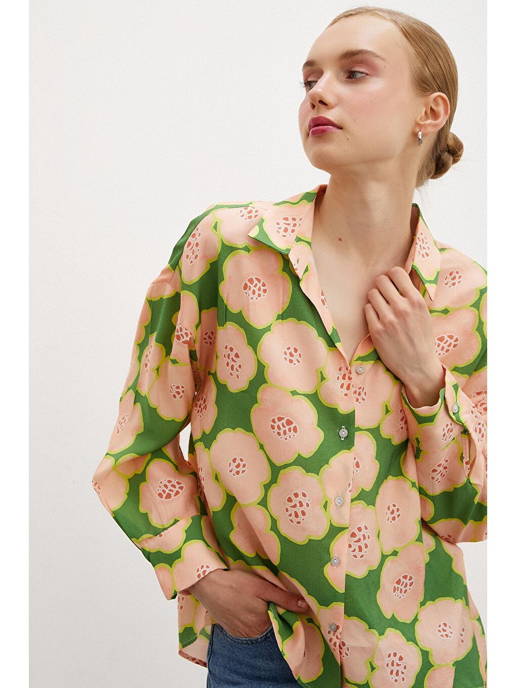 Haki Kontörlü Çiçek Desenli Gömlek