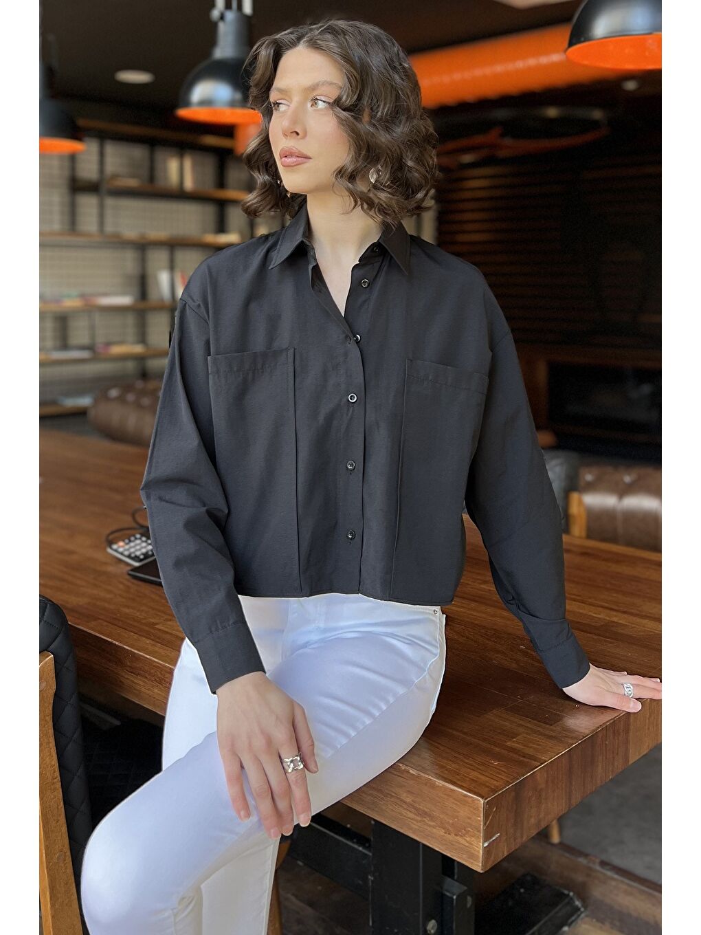 Siyah Kadın Volanlı İçlik Kombinli Gömlek