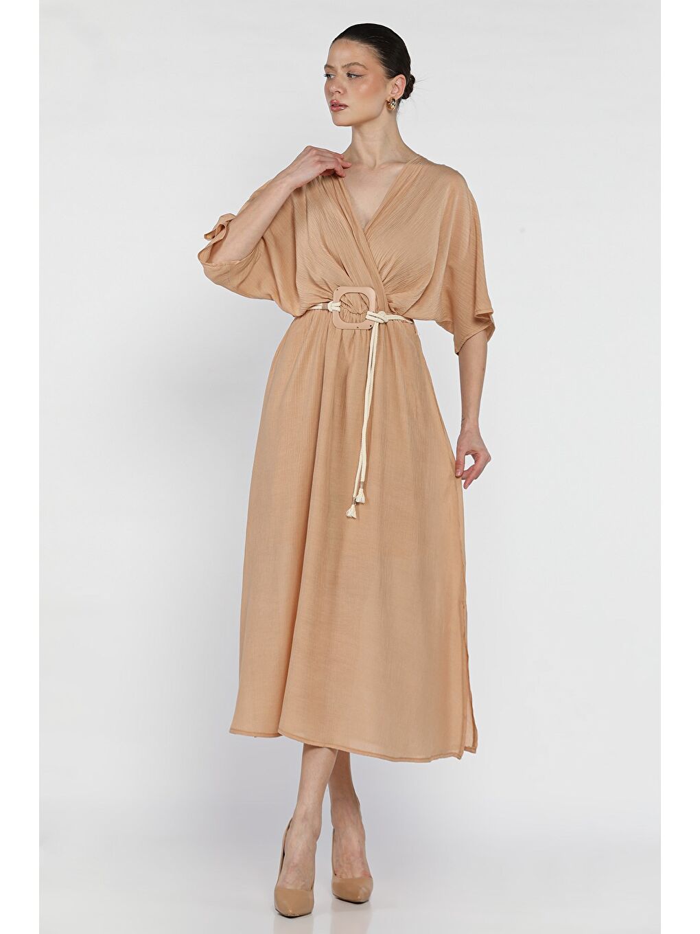 Bej Kruvaze Yaka Bel Lastikli Kemerli Kısa Kol Elbise-1