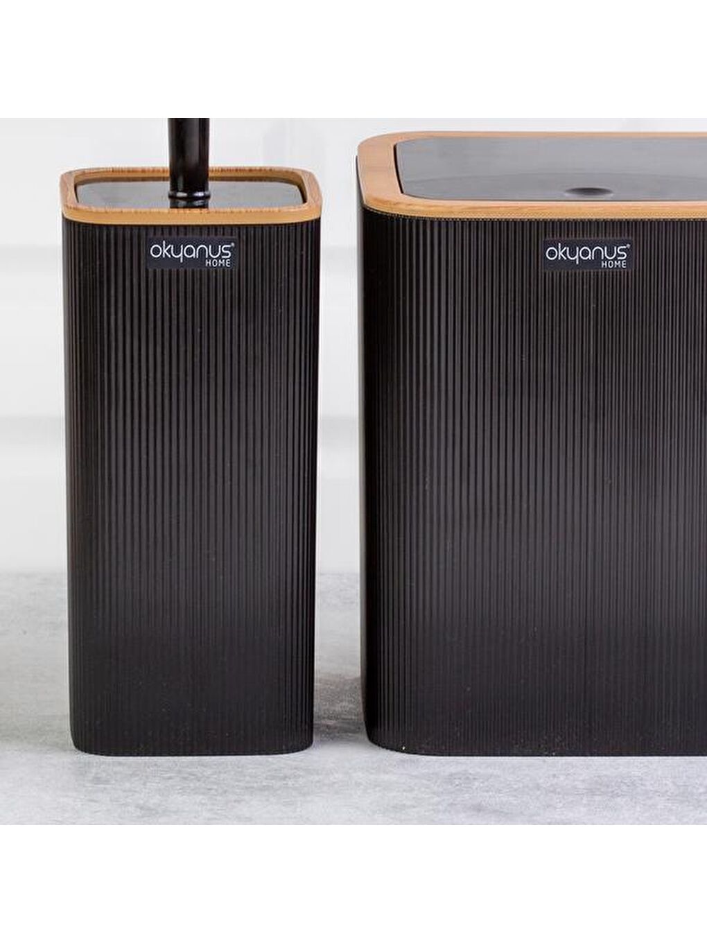 Çizgili 2'li Ahşap Desenli Banyo Aksesuar Seti - Siyah-1