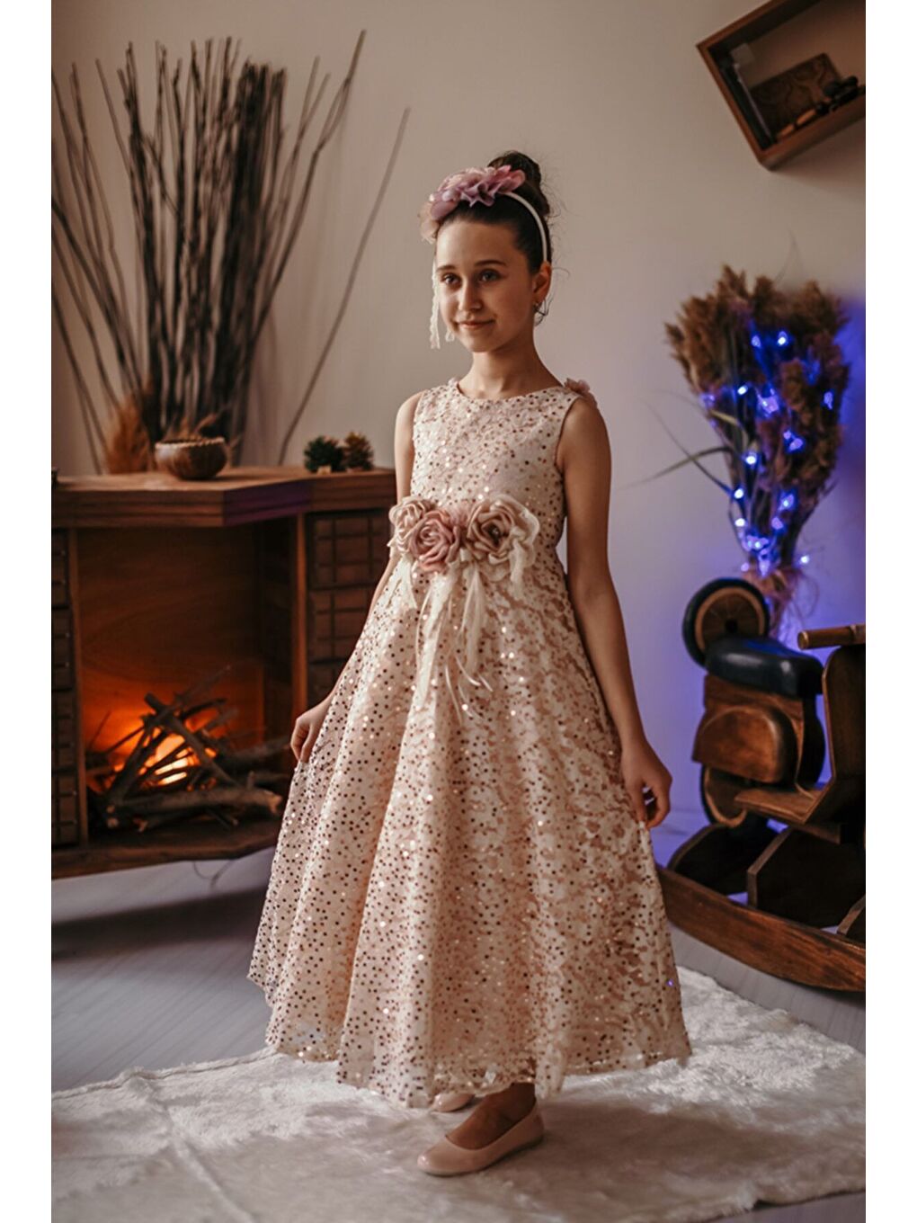 Pembe Özel Tasarım Kız Çocuk Elbise, Sırtı Çiçek Detaylı, Taçlı Doğum Günü Elbisesi_M2032-2