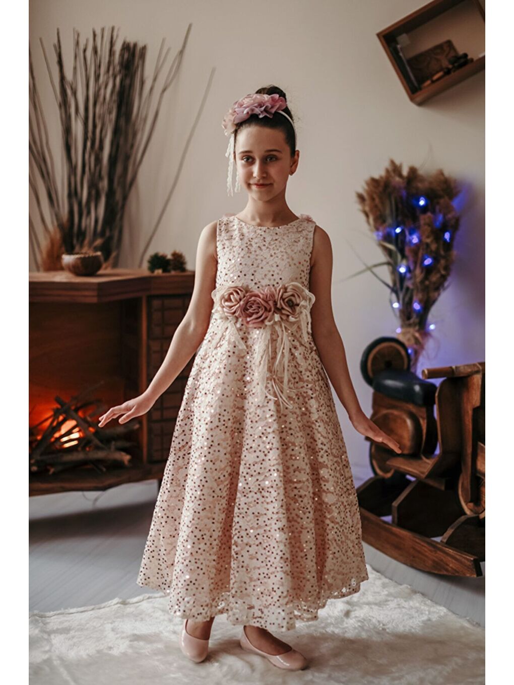 Pembe Özel Tasarım Kız Çocuk Elbise, Sırtı Çiçek Detaylı, Taçlı Doğum Günü Elbisesi_M2032-6