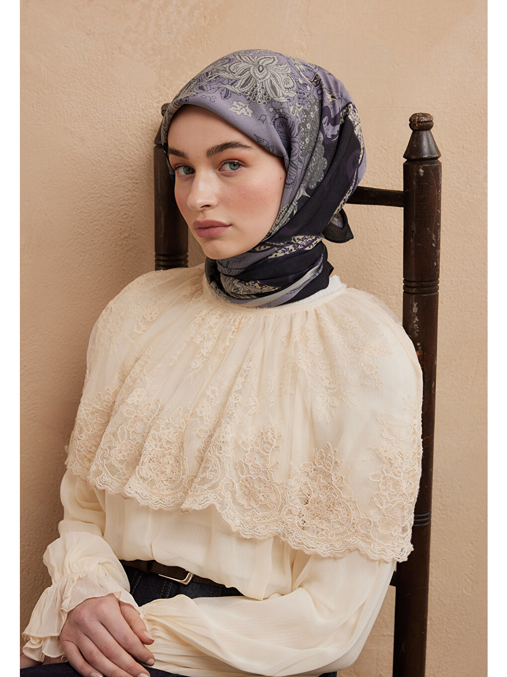 Sıenna Desen Pamuk İpek Eşarp Siyah-6