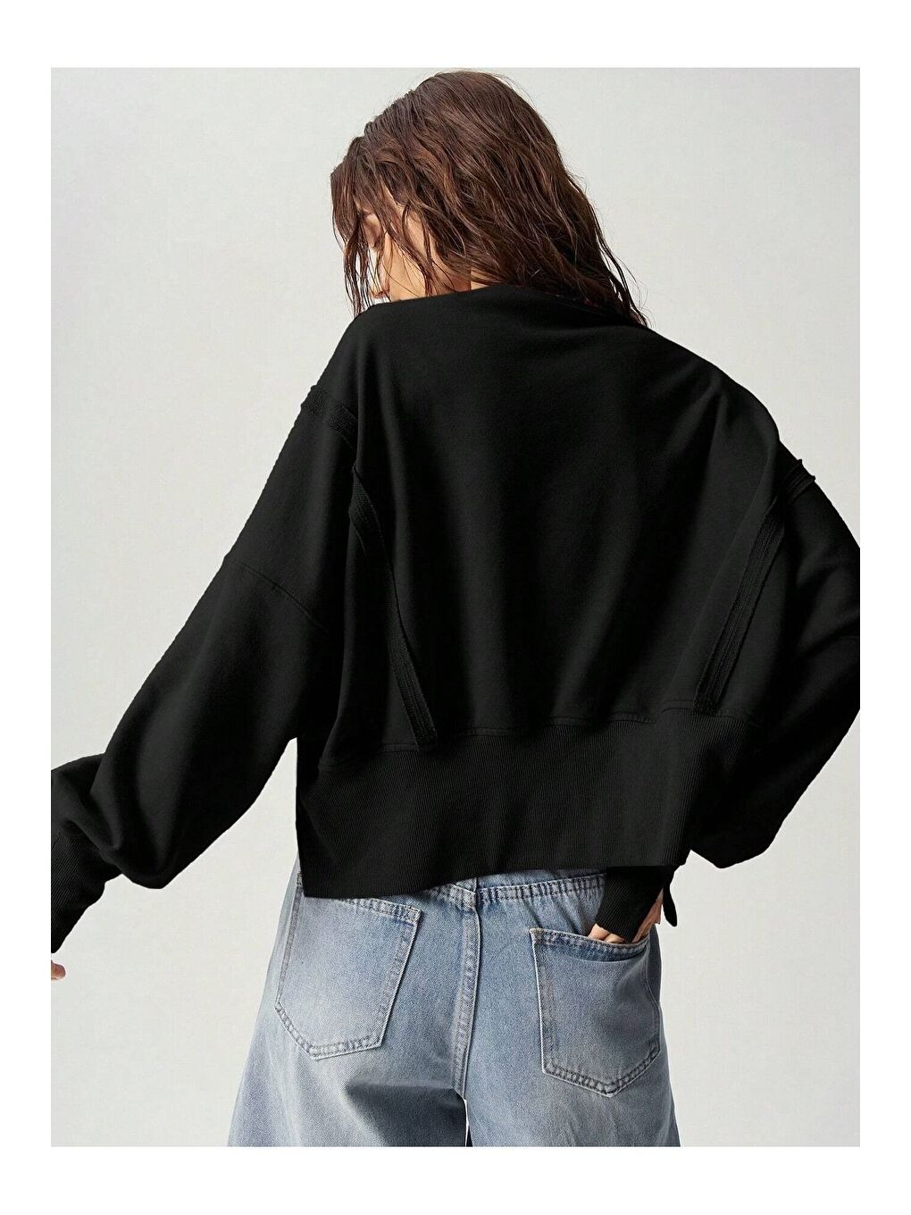 Kadın 3 Iplik Siyah Yanları Yırtmaç Detay Kısa Sweat-1