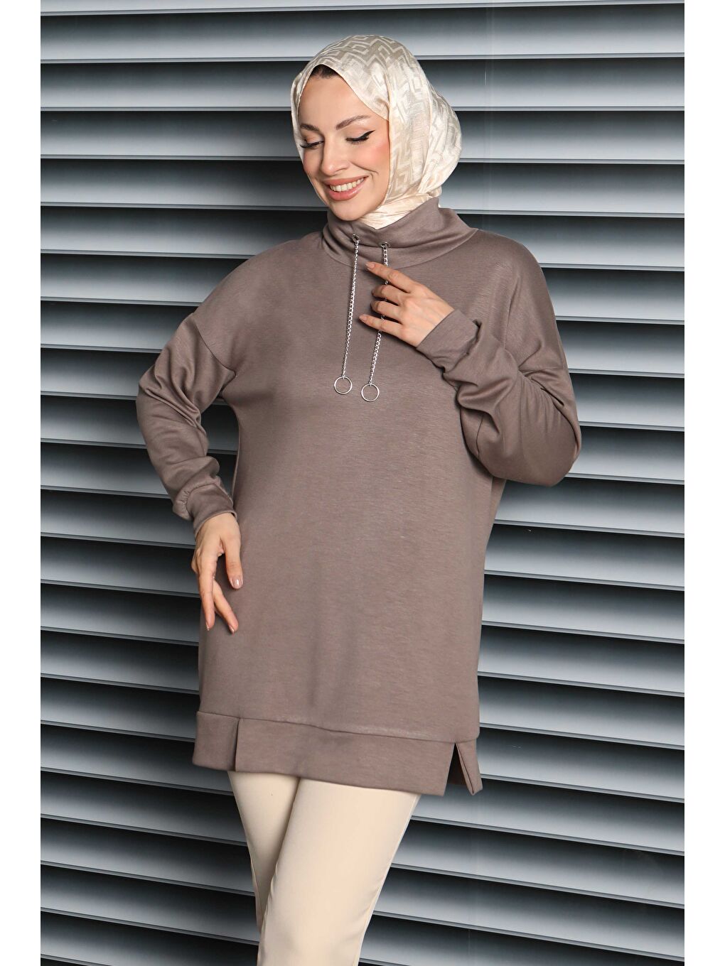 Bej Zincir Detaylı Modal Tunik Vizon - 27916-VIZON-2