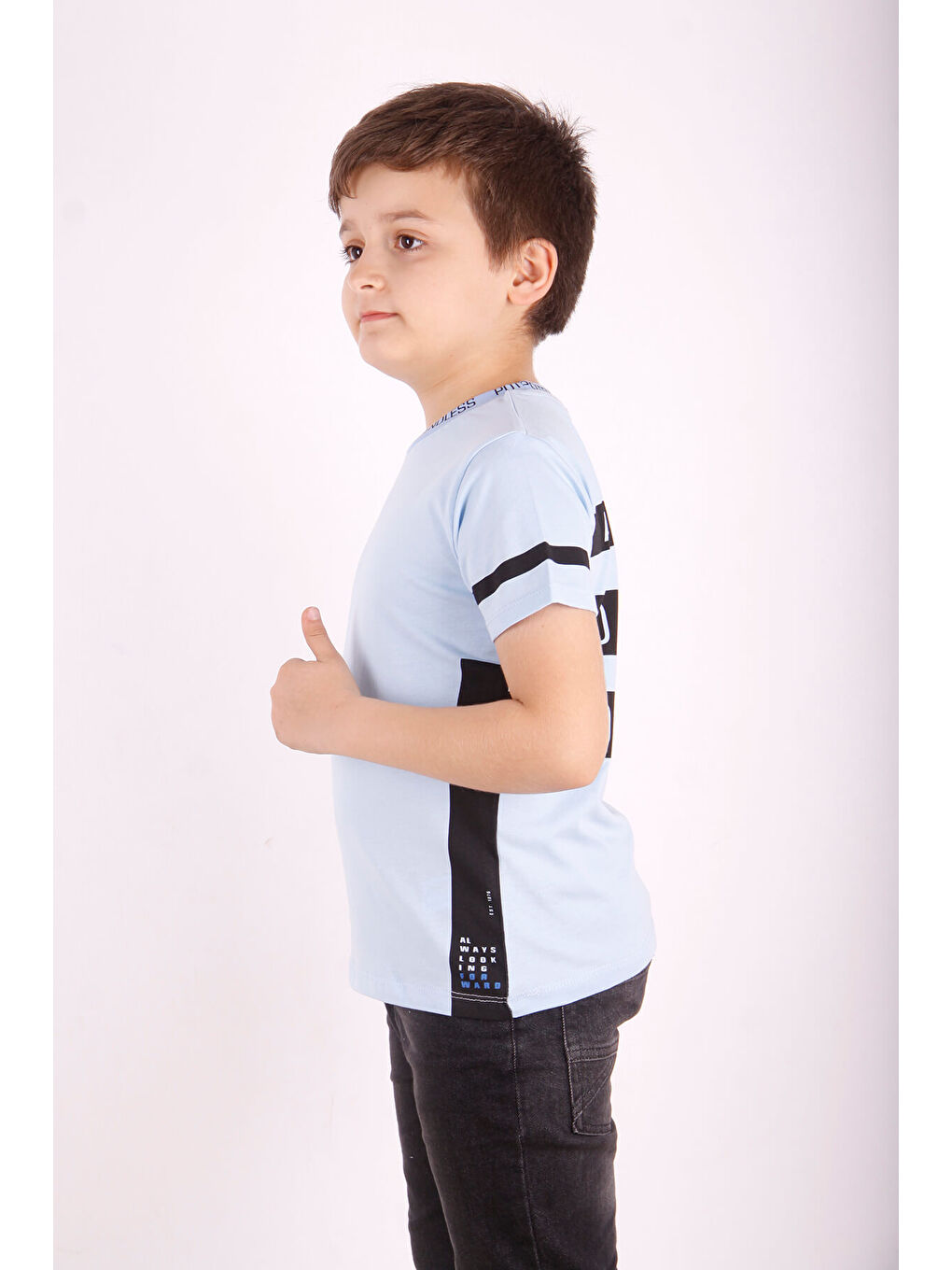 Mavi Erkek Çocuk Yaka ve Arkası Baskı Detaylı Tişört-1
