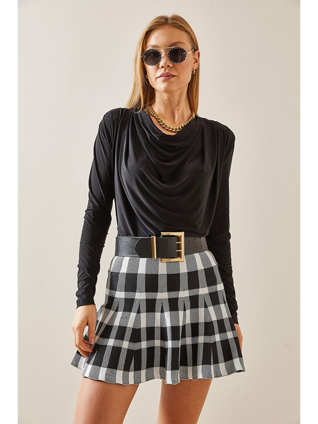 Siyah Vatkalı Bisiklet Yaka Dökümlü Bluz 4KXK2-47777-02-1