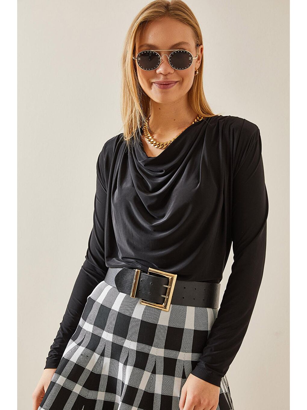 Siyah Vatkalı Bisiklet Yaka Dökümlü Bluz 4KXK2-47777-02-4