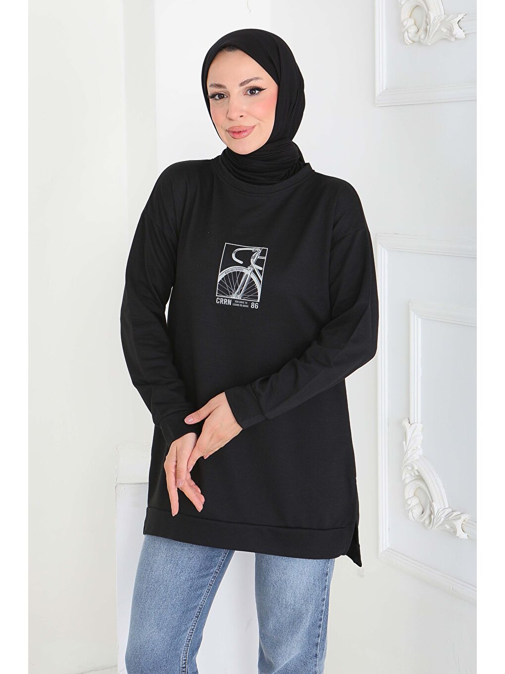 Yanları Yırtmaçlı Baskı Detaylı Modal Tunik Siyah - 27922-SIYAH-2