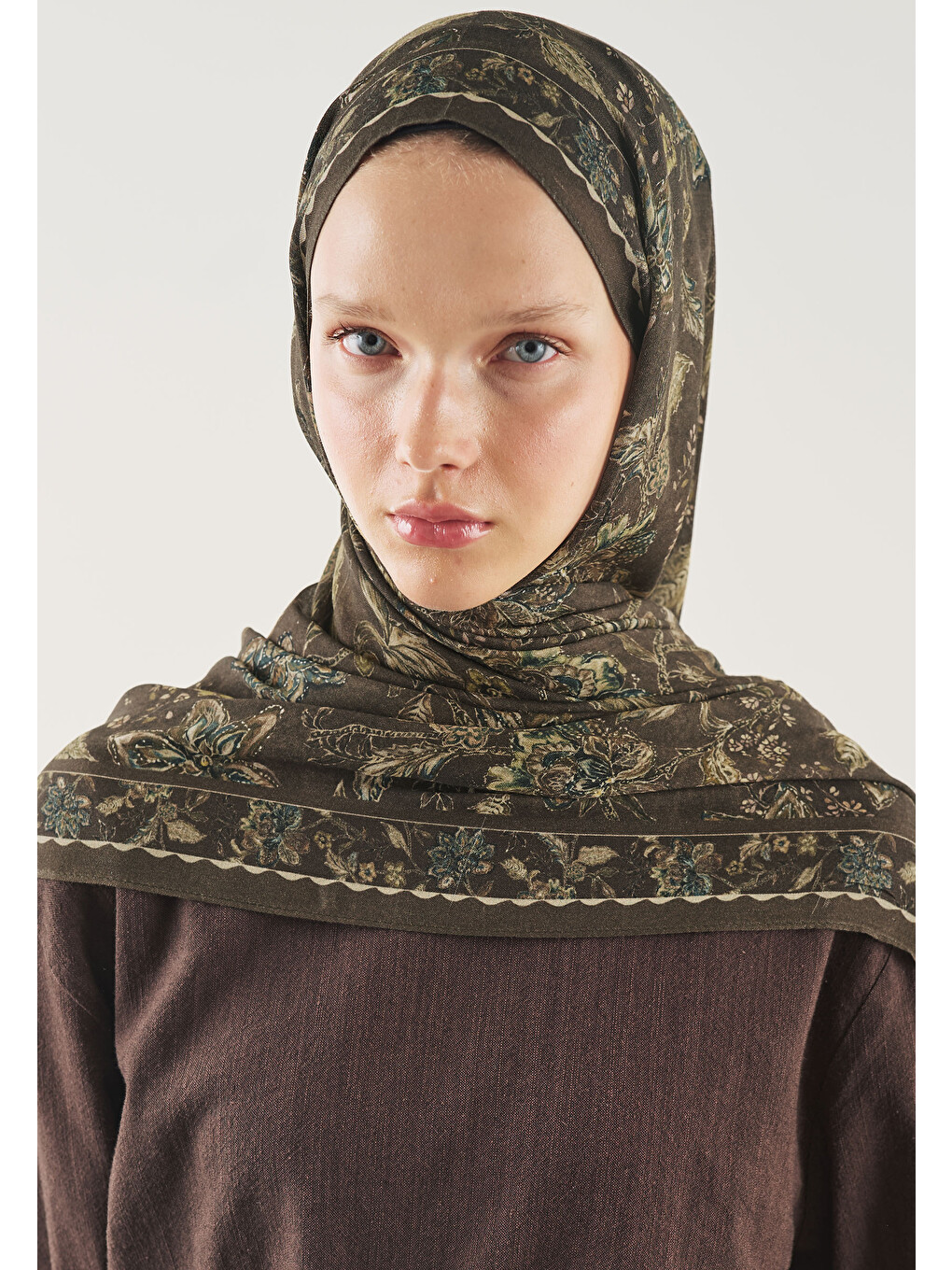 Kahverengi Ethnic Blossom Desen Soft Viskon Şal Tozlu Kahve-2